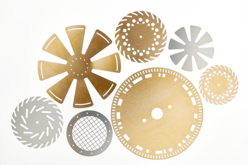 Microtec ETM ist Produzent von Präzisionsmetallkomponenten und Formteilen unter Verwendung der innovativen Ätztechnik.